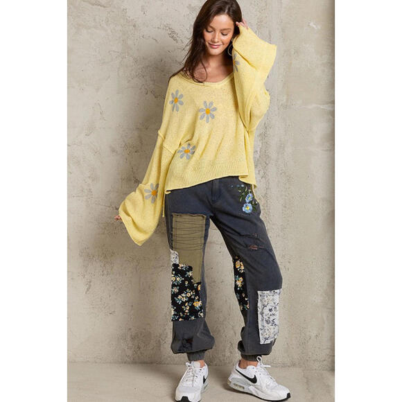 POL Yellow Knit Daisy Flower Print Oversized Relaxed Fit Sweater Top- Size Small - Picture 2 of 9